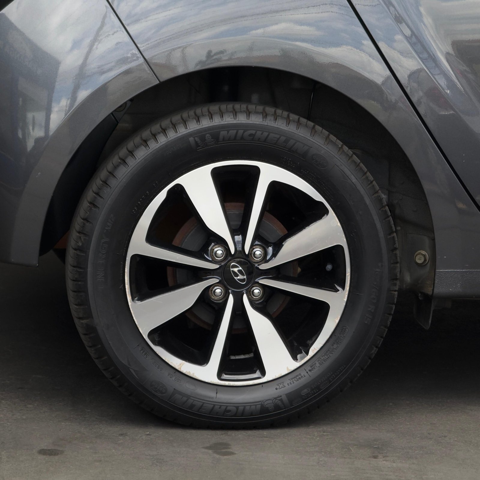 WhatsApp Image 2025-12-05 at 11.59.01 (1)