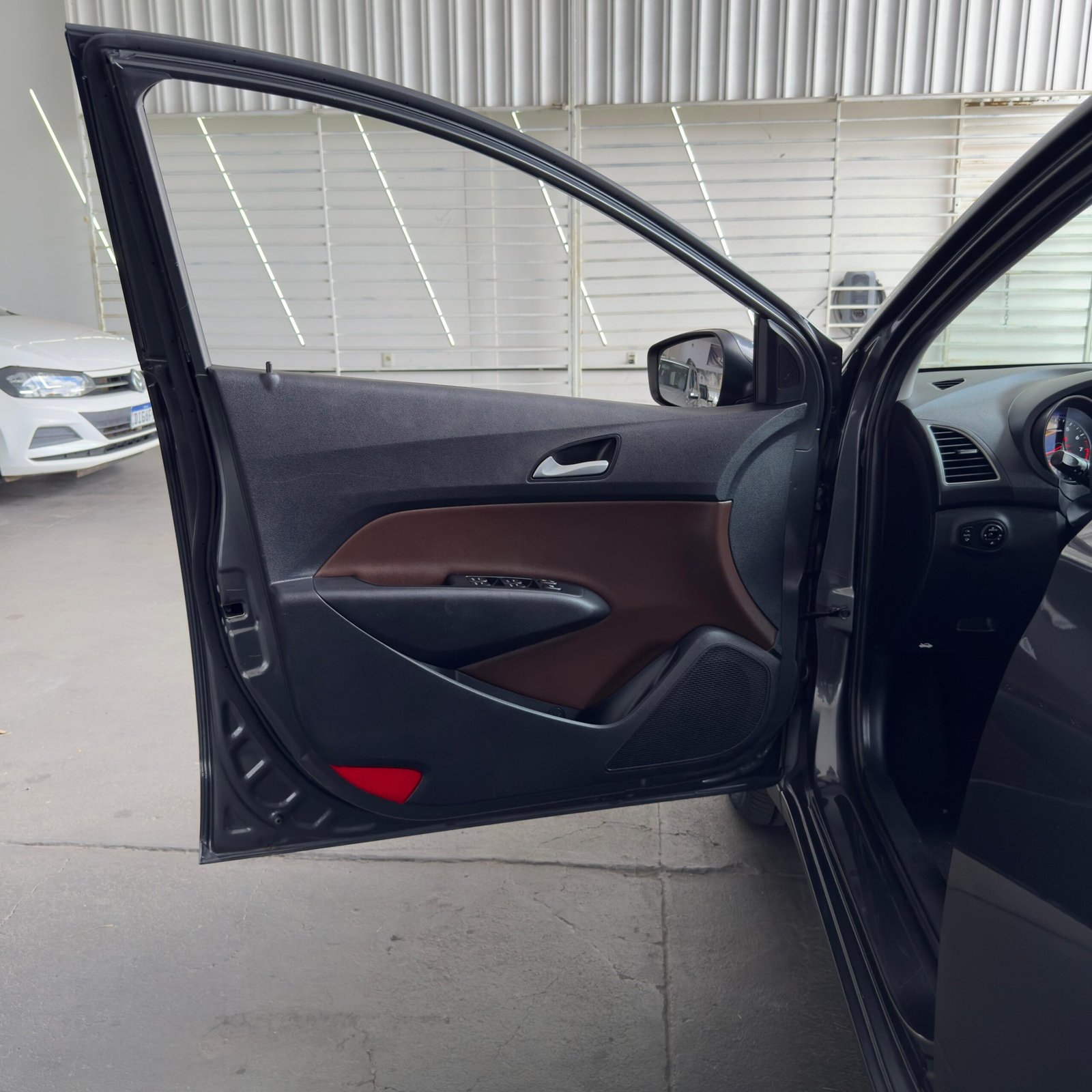 WhatsApp Image 2025-12-05 at 11.59.02 (3)